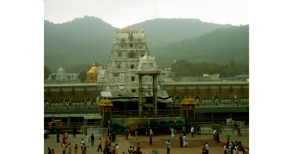 Tirupati Balaji Temple, Tirumala Venkateswara Swamy Temple,Darshan ...
